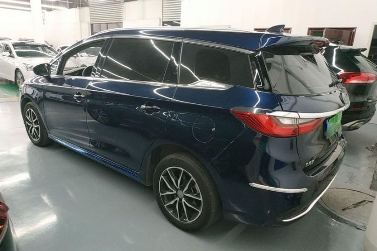 Used BYD Song MAX 2018 1.5T Automatic Smart Connect Elite Model with 6 Seats Exterior 3
