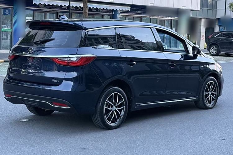Used BYD Song MAX 2018 1.5T Manual Smart Connect Luxury 6-Seater Exterior 4