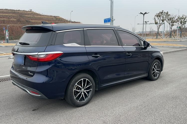 Used BYD Song MAX 2018 1.5T Automatic Smart Connect Elite Model with 6 Seats Exterior 4