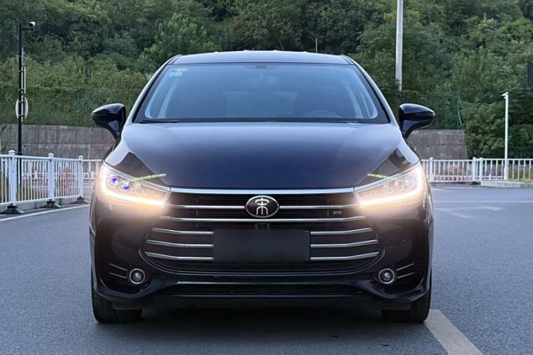 Used BYD Song MAX 2018 1.5T Manual Smart Connect Luxury 6-Seater Exterior 5