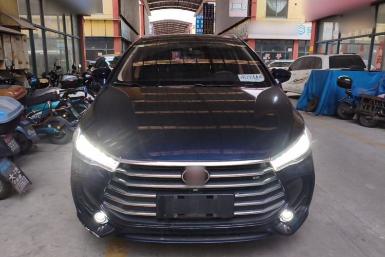 Used BYD Song MAX 2018 1.5T Automatic Smart Connect Elite Model with 6 Seats Front