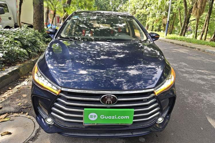 Used BYD Song MAX 2018 1.5T Automatic Smart Connect Elite Model with 6 Seats Front