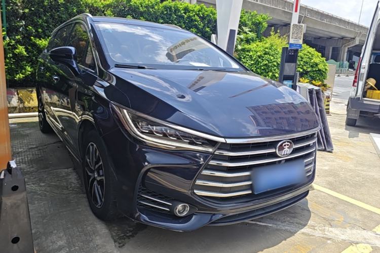 Used BYD Song MAX 2018 1.5T Automatic Smart Connect Elite Model with 6 Seats Front Right 45 Deg
