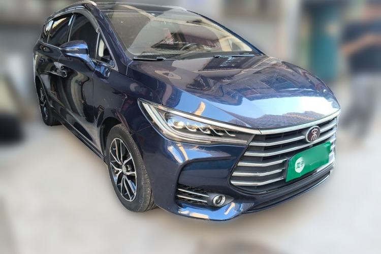 Used BYD Song MAX 2018 1.5T Automatic Smart Connect Elite Model with 6 Seats Front Right 45 Deg