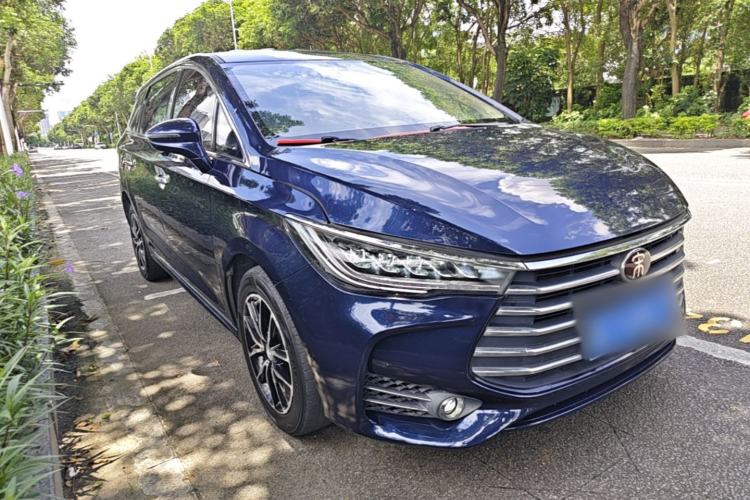 Used BYD Song MAX 2018 1.5T Automatic Smart Connect Luxury 6-Seater Front Right 45 Deg