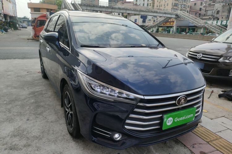 Used BYD Song MAX 2018 1.5T Automatic Smart Connect Elite Model with 6 Seats Front Right 45 Deg
