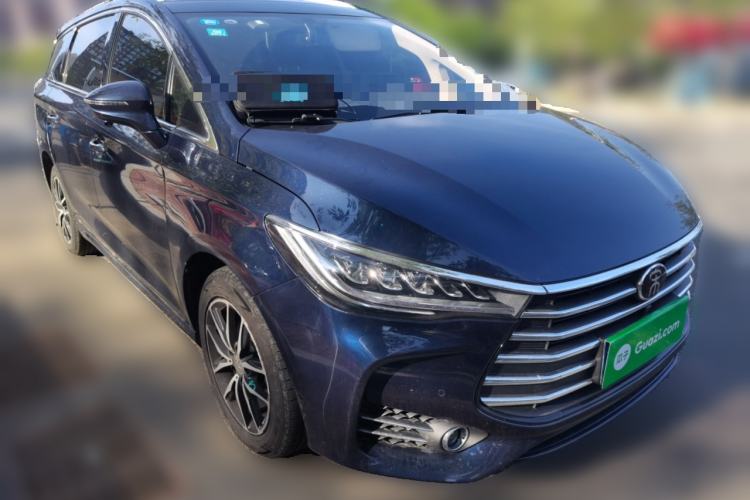 Used BYD Song MAX 2018 1.5T Automatic Smart Connect Elite Model with 6 Seats Front Right 45 Deg