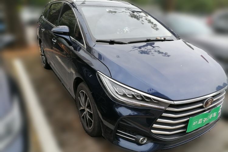 Used BYD Song MAX 2018 1.5T Automatic Smart Connect Elite Model with 6 Seats Front Right 45 Deg