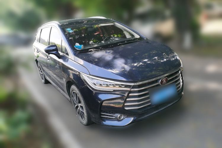 Used BYD Song MAX 2018 1.5T Automatic Smart Connect Elite Model with 6 Seats Front Right 45 Deg