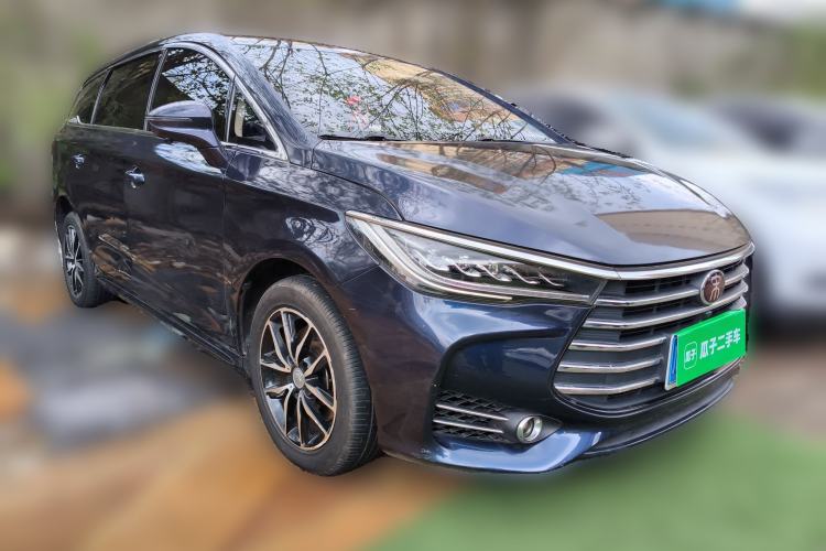 Used BYD Song MAX 2018 1.5T Automatic Smart Connect Luxury 6-Seater Front Right 45 Deg