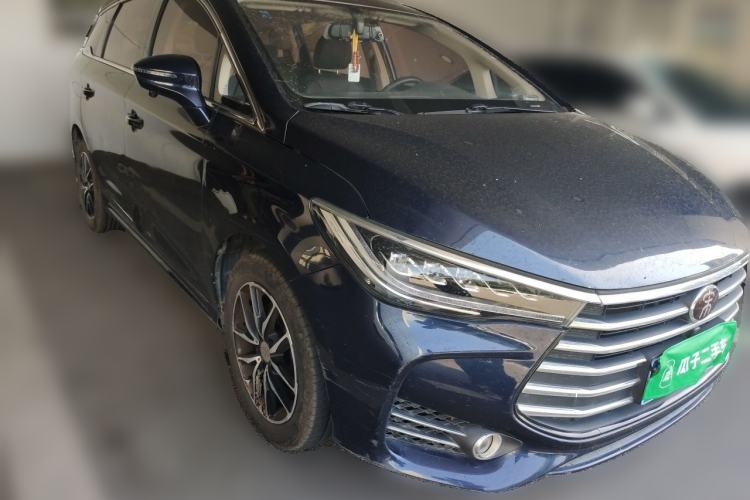 Used BYD Song MAX 2018 1.5T Automatic Smart Connect Elite Model with 6 Seats Front Right 45 Deg
