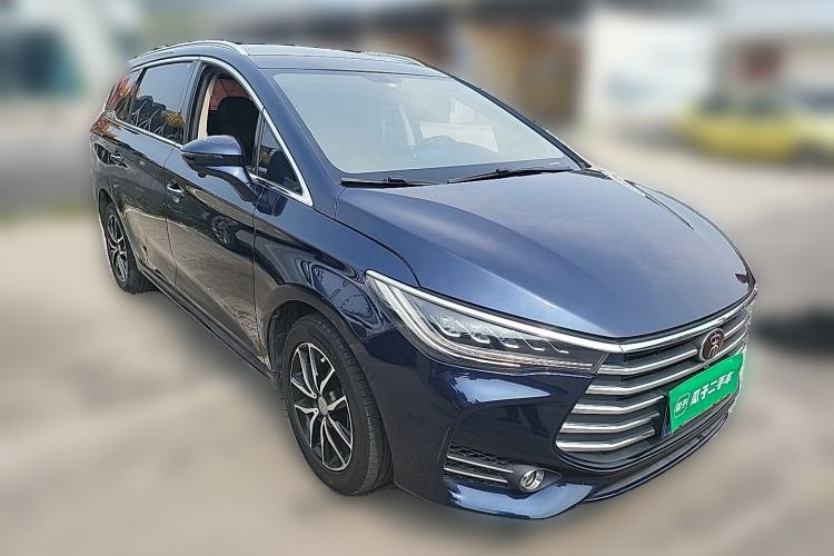Used BYD Song MAX 2018 1.5T Automatic Smart Connect Elite Model with 6 Seats Front Right 45 Deg