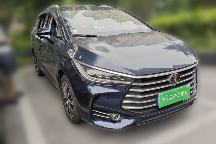 Used BYD Song MAX 2018 1.5T Automatic Smart Connect Elite Model with 6 Seats Front Right 45 Deg