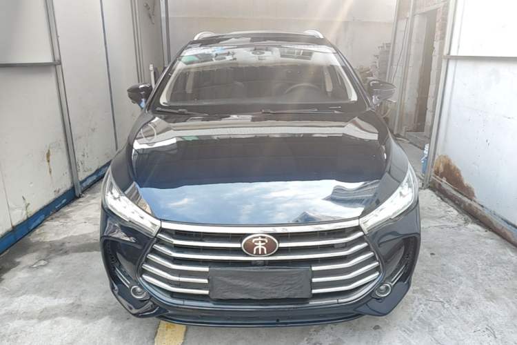 Used BYD Song MAX 2018 1.5T Automatic Smart Connect Luxury 6-Seater Front