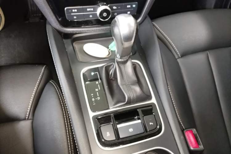 Used BYD Song MAX 2018 1.5T Automatic Smart Connect Elite Model with 6 Seats Gear Lever