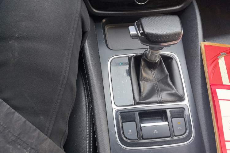 Used BYD Song MAX 2018 1.5T Automatic Smart Connect Elite Model with 6 Seats Gear Lever