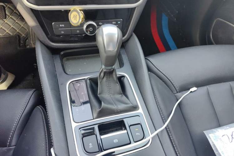 Used BYD Song MAX 2018 1.5T Automatic Smart Connect Elite Model with 6 Seats Gear Lever