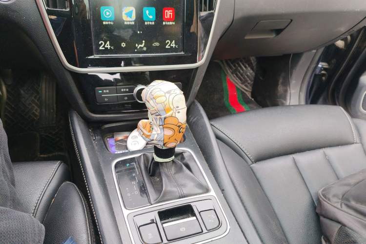 Used BYD Song MAX 2018 1.5T Automatic Smart Connect Elite Model with 6 Seats Gear Lever