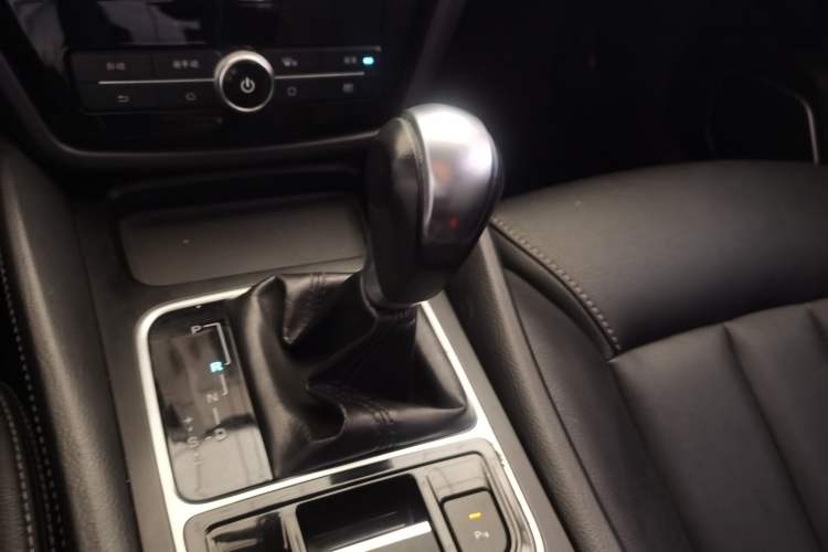Used BYD Song MAX 2018 1.5T Automatic Smart Connect Elite Model with 6 Seats Gear Lever