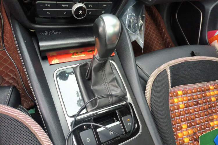 Used BYD Song MAX 2018 1.5T Automatic Smart Connect Elite Model with 6 Seats Gear Lever