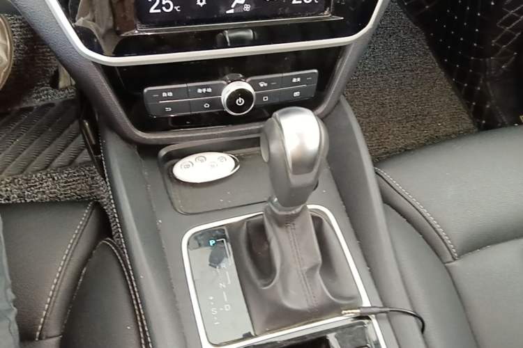 Used BYD Song MAX 2018 1.5T Automatic Smart Connect Elite Model with 6 Seats Gear Lever