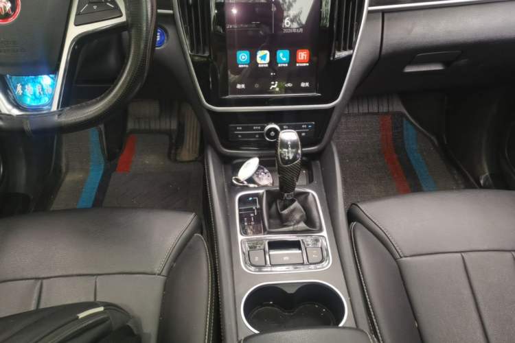 Used BYD Song MAX 2018 1.5T Automatic Smart Connect Luxury 7-Seater Gear Lever