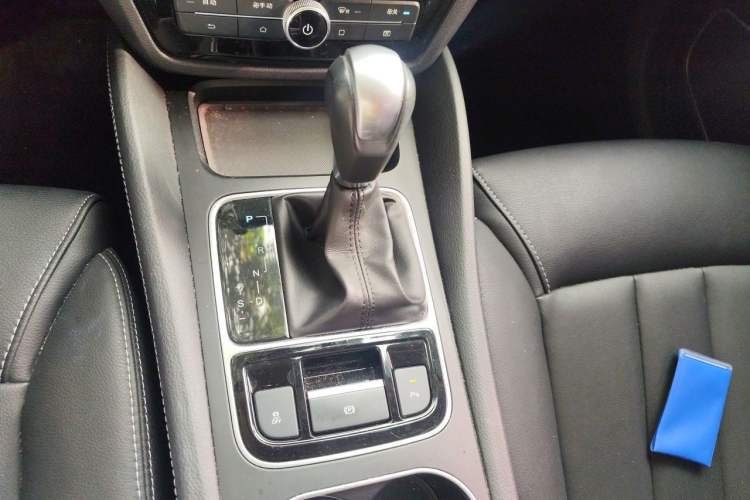 Used BYD Song MAX 2018 1.5T Automatic Smart Connect Elite Model with 6 Seats Gear Lever