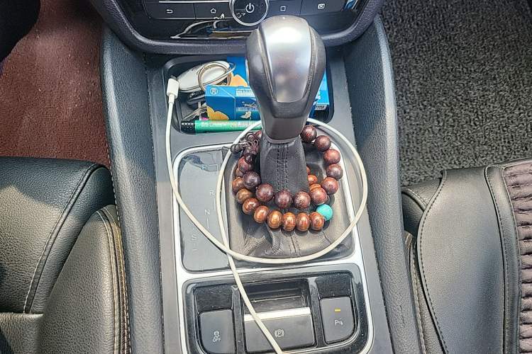 Used BYD Song MAX 2018 1.5T Automatic Smart Connect Elite Model with 6 Seats Gear Lever