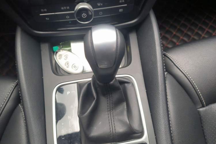 Used BYD Song MAX 2018 1.5T Automatic Smart Connect Flagship 7-Seater Gear Lever