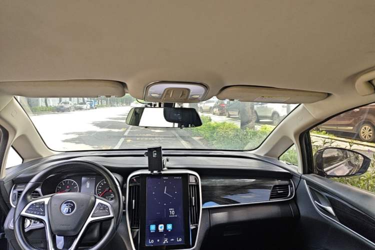 Used BYD Song MAX 2018 1.5T Automatic Smart Connect Luxury 6-Seater Headliner