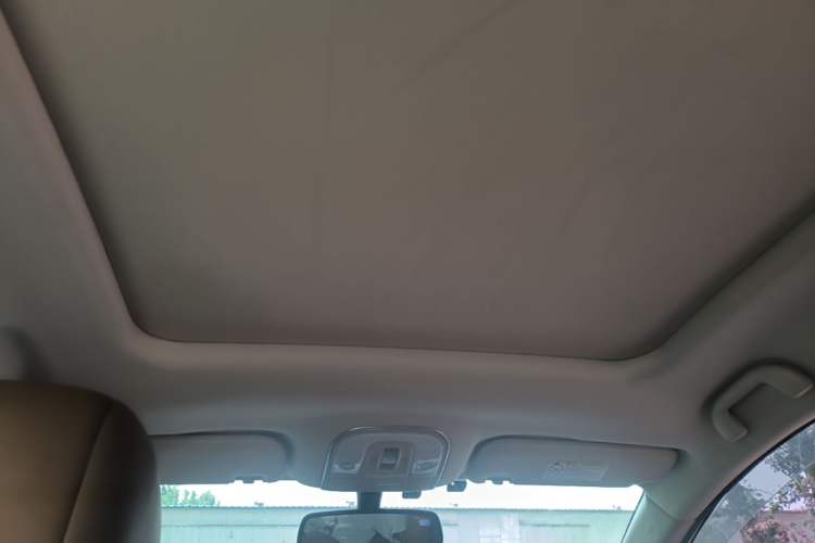 Used BYD Song MAX 2018 1.5T Automatic Smart Connect Luxury 6-Seater Headliner
