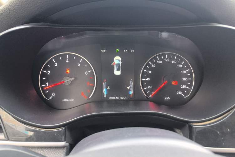 Used BYD Song MAX 2018 1.5T Automatic Smart Connect Elite Model with 6 Seats Instrument Cluster