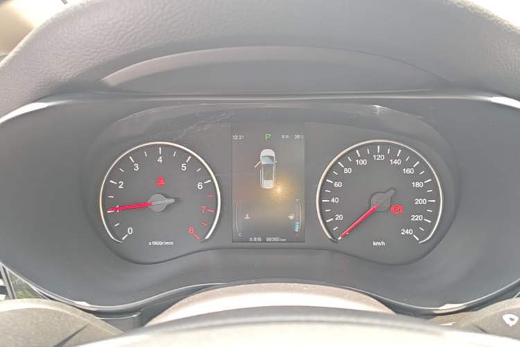 Used BYD Song MAX 2018 1.5T Automatic Smart Connect Elite Model with 6 Seats Instrument Cluster