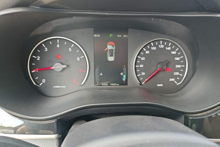 Used BYD Song MAX 2018 1.5T Automatic Smart Connect Luxury 6-Seater Instrument Cluster
