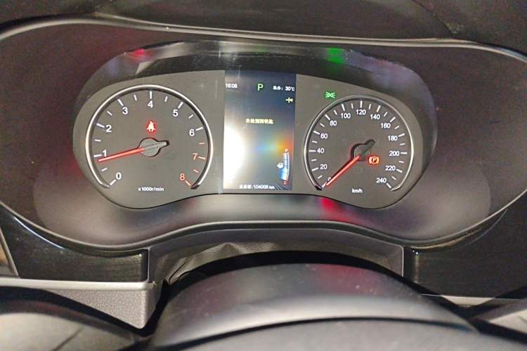Used BYD Song MAX 2018 1.5T Automatic Smart Connect Elite Model with 6 Seats Instrument Cluster