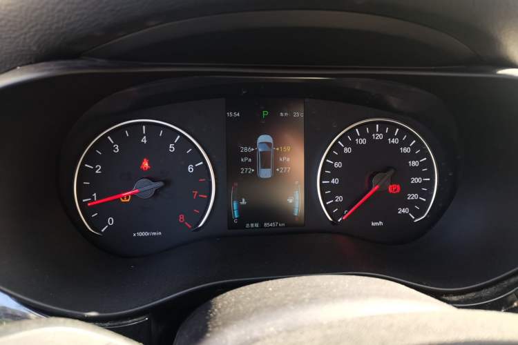 Used BYD Song MAX 2018 1.5T Automatic Smart Connect Elite Model with 6 Seats Instrument Cluster