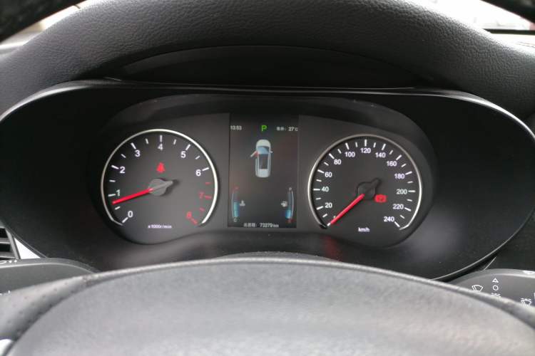 Used BYD Song MAX 2018 1.5T Automatic Smart Connect Elite Model with 6 Seats Instrument Cluster