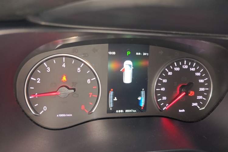 Used BYD Song MAX 2018 1.5T Automatic Smart Connect Luxury 6-Seater Instrument Cluster