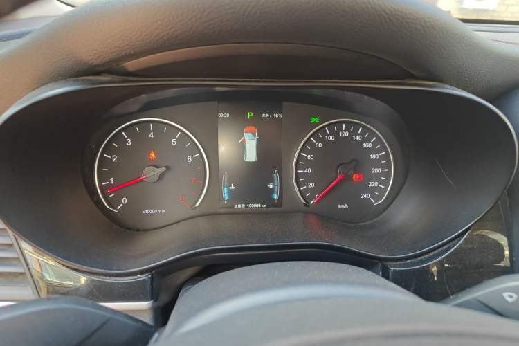 Used BYD Song MAX 2018 1.5T Automatic Smart Connect Luxury 7-Seater Instrument Cluster