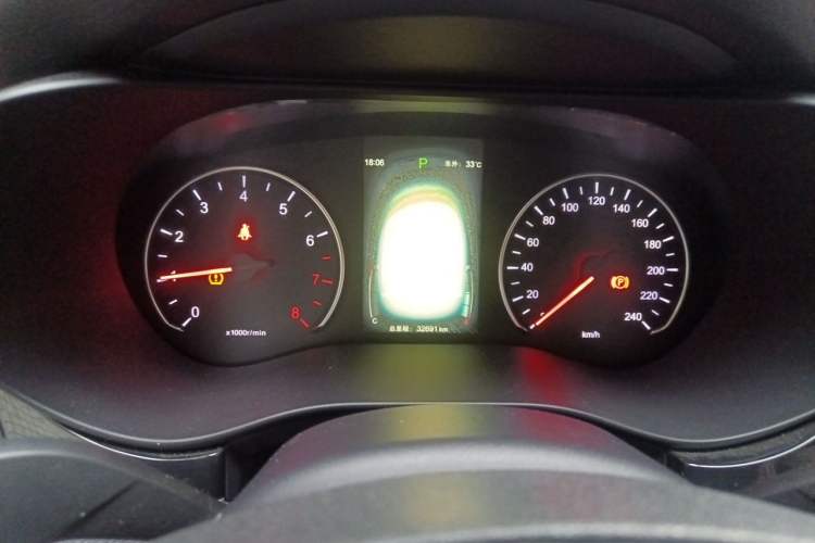 Used BYD Song MAX 2018 1.5T Automatic Smart Connect Luxury 6-Seater Instrument Cluster