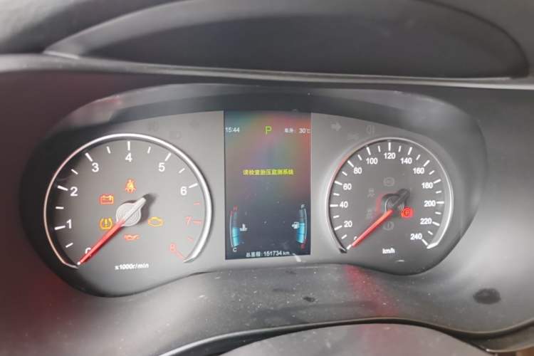 Used BYD Song MAX 2018 1.5T Automatic Smart Connect Elite Model with 6 Seats Instrument Cluster