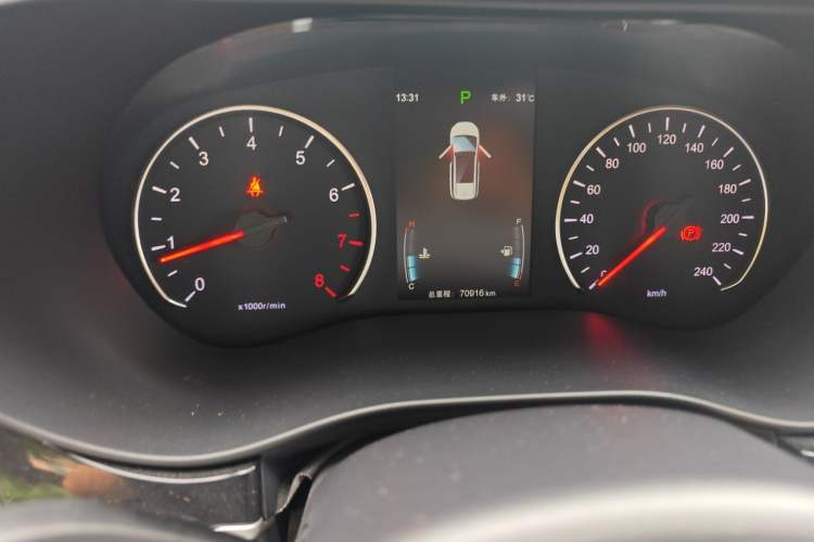 Used BYD Song MAX 2018 1.5T Automatic Smart Connect Elite Model with 6 Seats Instrument Cluster