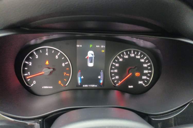 Used BYD Song MAX 2018 1.5T Automatic Smart Connect Elite Model with 6 Seats Instrument Cluster