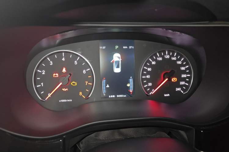 Used BYD Song MAX 2018 1.5T Automatic Smart Connect Luxury 6-Seater Instrument Cluster