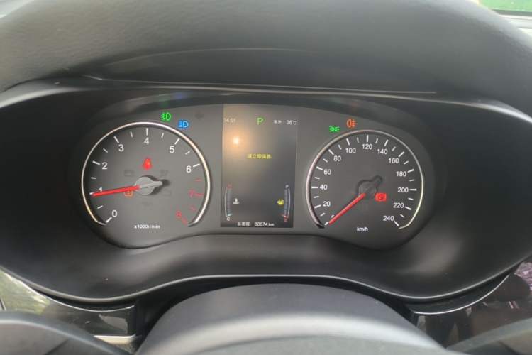 Used BYD Song MAX 2018 1.5T Automatic Smart Connect Luxury 6-Seater Instrument Cluster