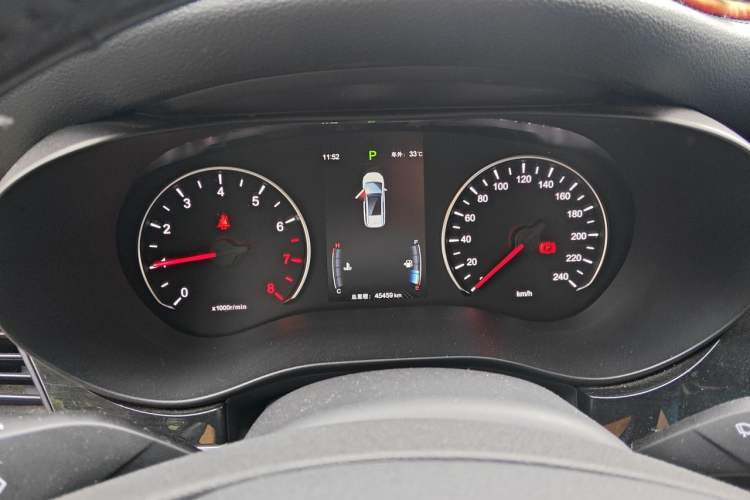 Used BYD Song MAX 2018 1.5T Automatic Smart Connect Elite Model with 6 Seats Instrument Cluster