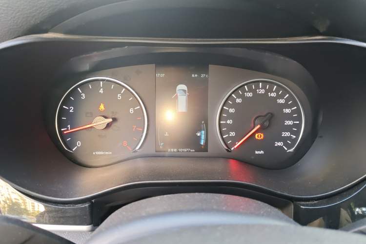 Used BYD Song MAX 2018 1.5T Manual Smart Connect Luxury 6-Seater Instrument Cluster