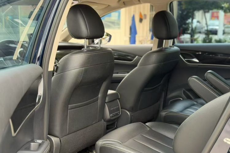 Used BYD Song MAX 2018 1.5T Automatic Smart Connect Luxury 6-Seater Interior 1