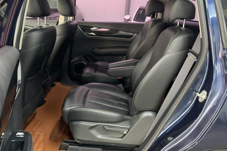 Used BYD Song MAX 2018 1.5T Automatic Smart Connect Luxury 6-Seater Interior 1