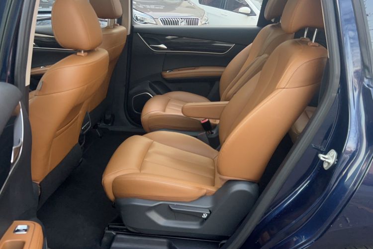 Used BYD Song MAX 2018 1.5T Automatic Smart Connect Luxury 6-Seater Interior 1